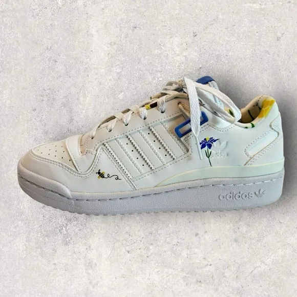 Adidas Originals Forum Low Triple White Size 6 Sneaker Youth Shoe EUC Bee Flora