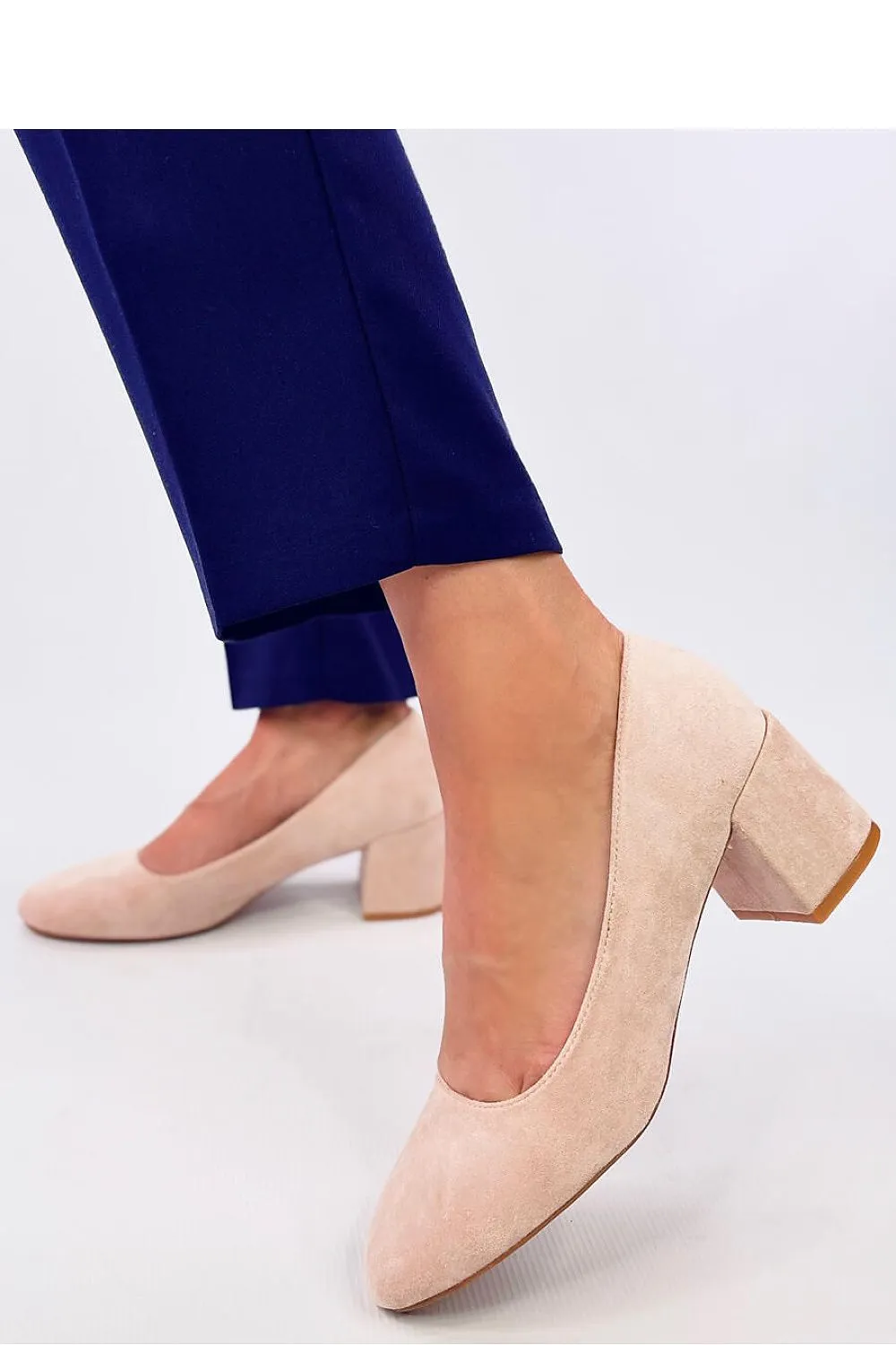 Block heel pumps