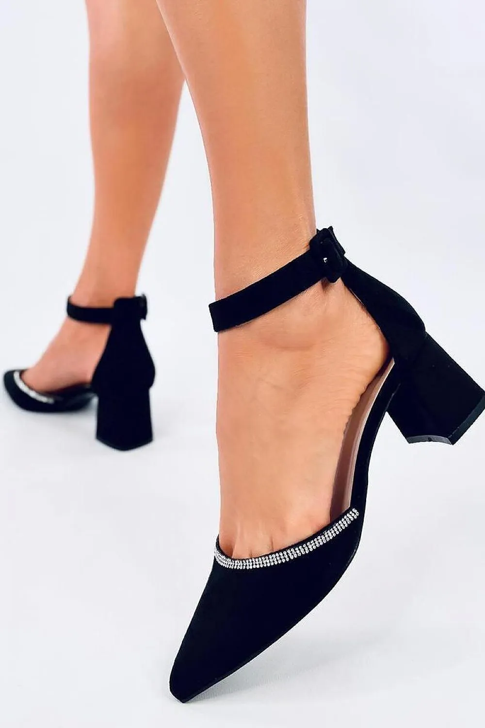 Block heel pumps