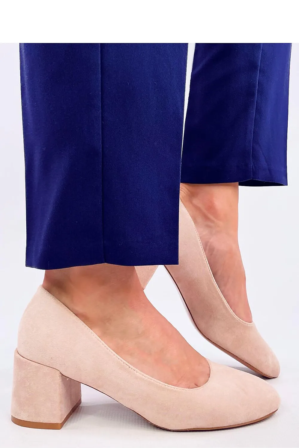 Block heel pumps