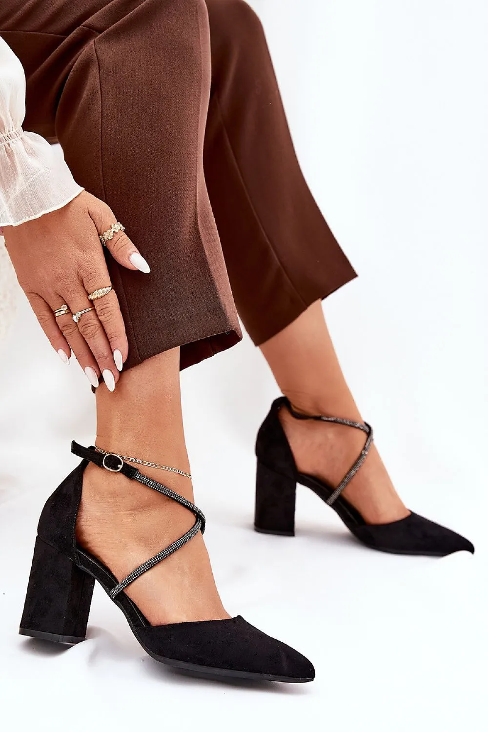 Block heel pumps