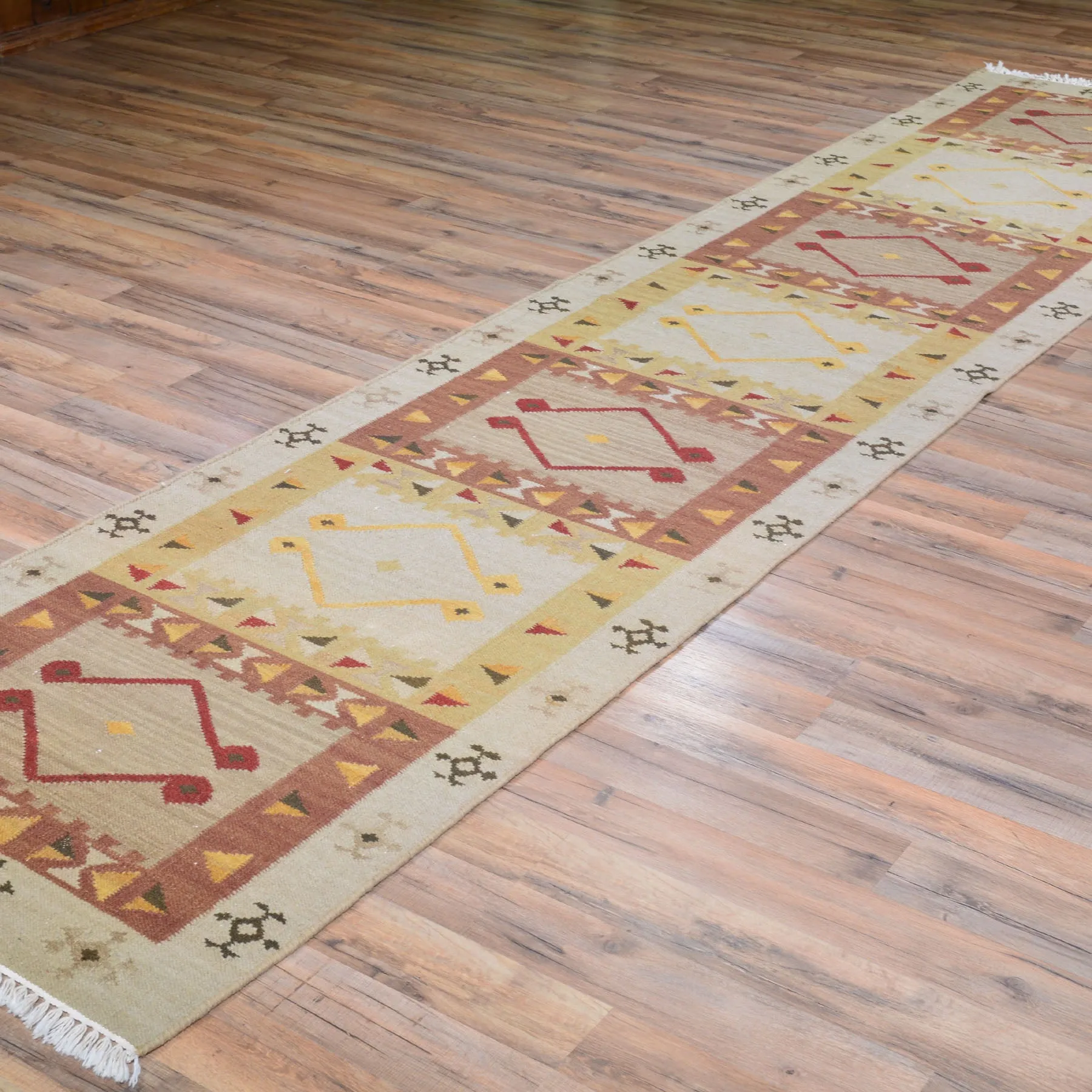 Hand-Woven Reversible Southwestern Design 100% Wool Rug (Size 2.7 X 11.8) Cwral-7545