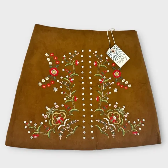 Libby Story‎ Skirt size M - NWT Embroidered Floral Faux Leather Studded Boho