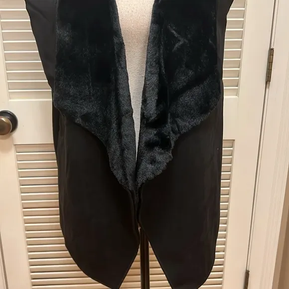 Royal Standard Fur and Suede Vest in Black, Size Small/Medium, NWT