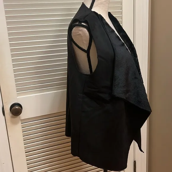Royal Standard Fur and Suede Vest in Black, Size Small/Medium, NWT