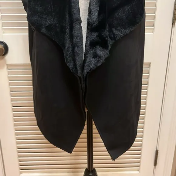 Royal Standard Fur and Suede Vest in Black, Size Small/Medium, NWT