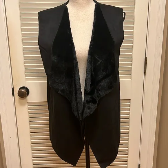 Royal Standard Fur and Suede Vest in Black, Size Small/Medium, NWT