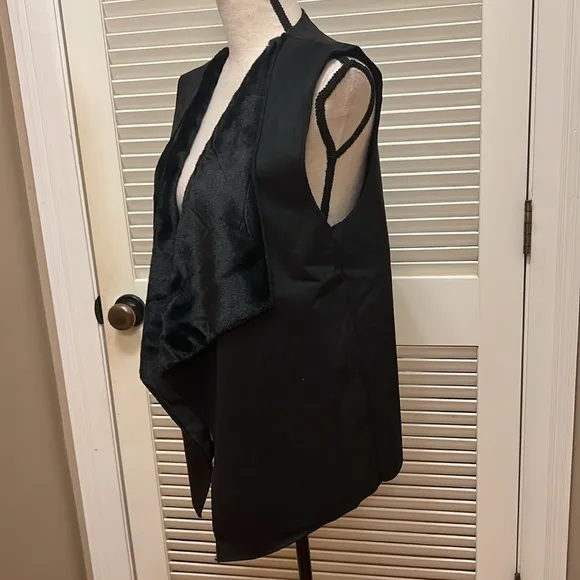 Royal Standard Fur and Suede Vest in Black, Size Small/Medium, NWT