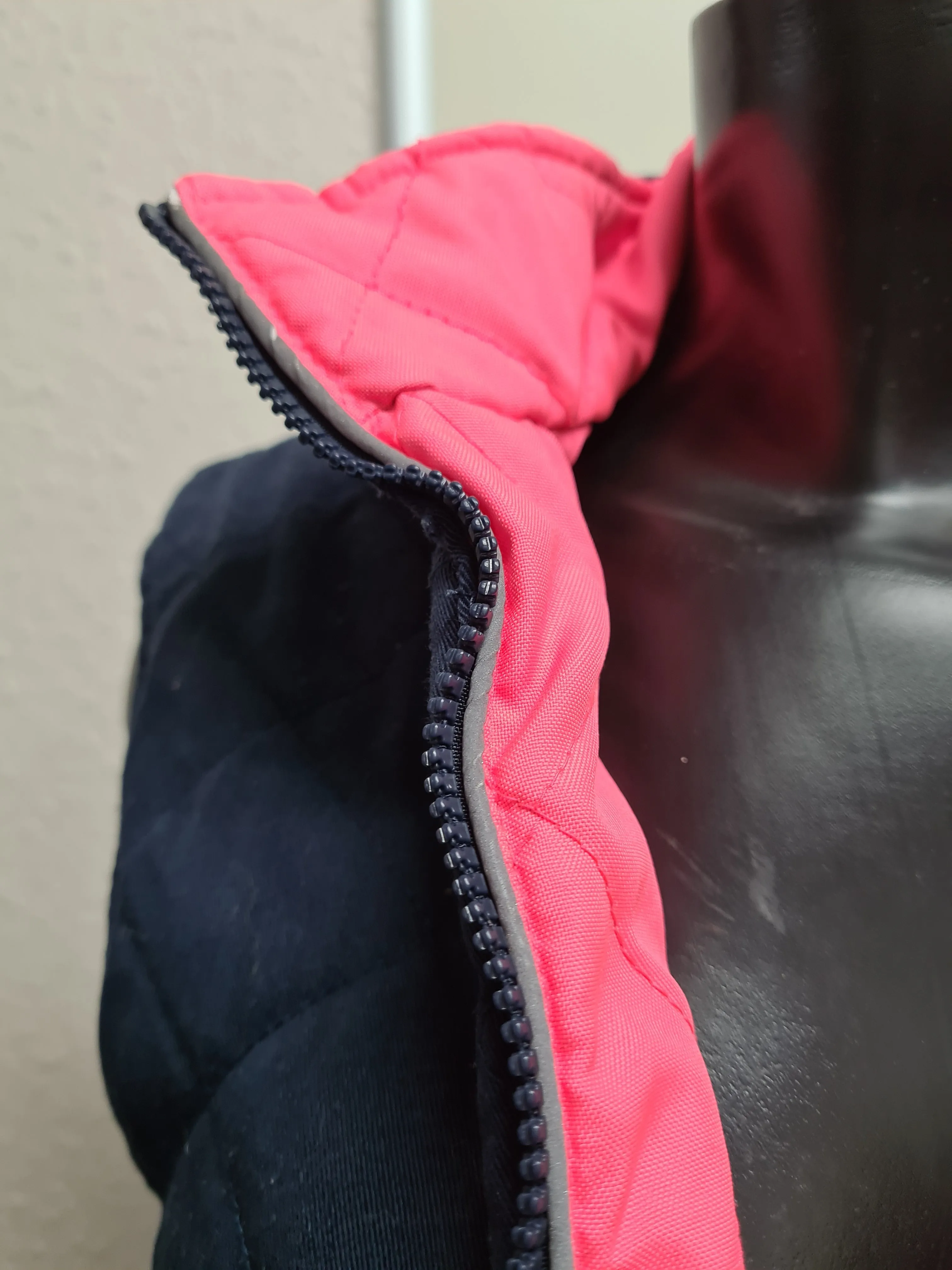 Size 8 hi vis reversible gilet  FREE POSTAGE  🟢