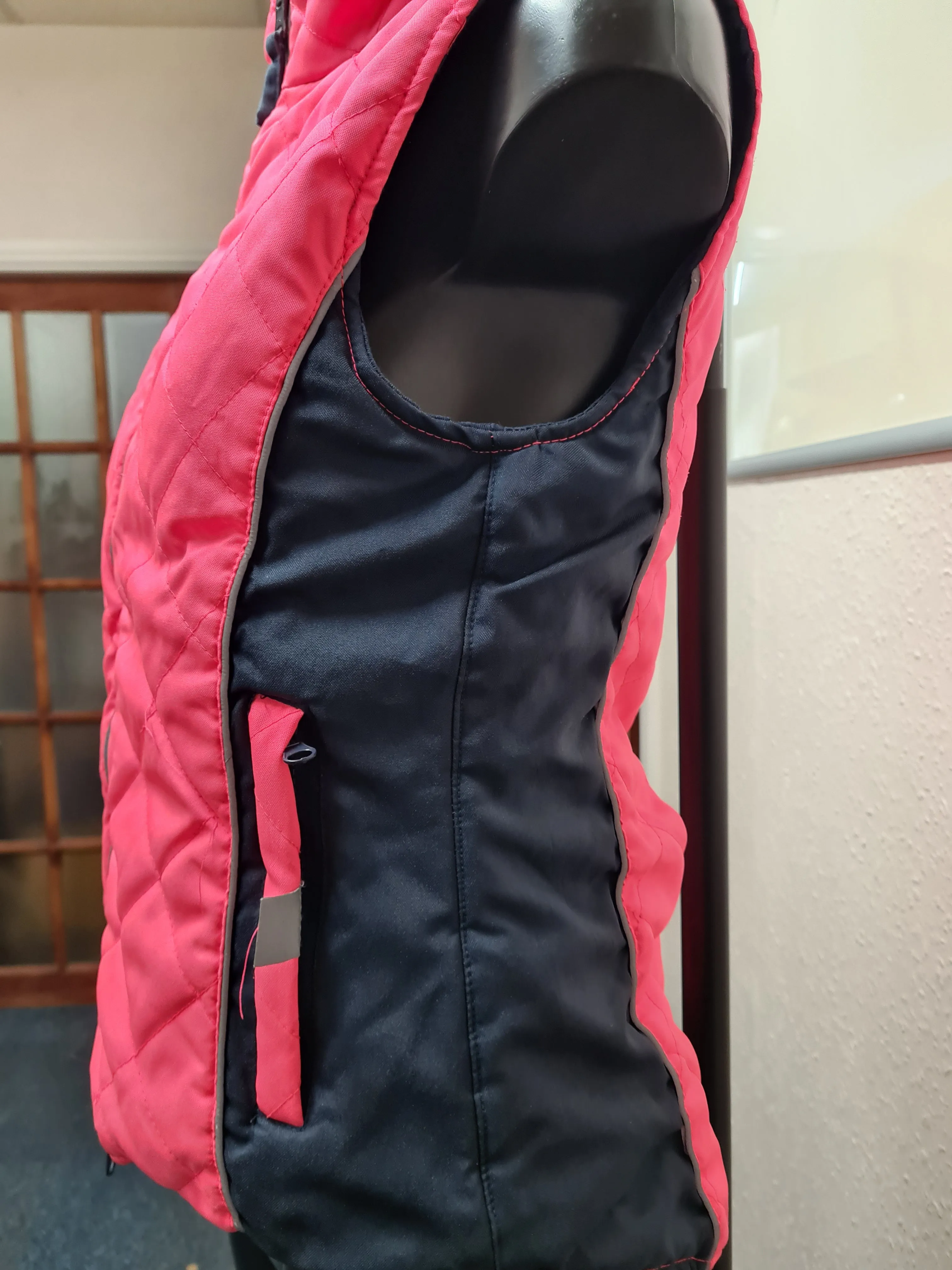 Size 8 hi vis reversible gilet  FREE POSTAGE  🟢