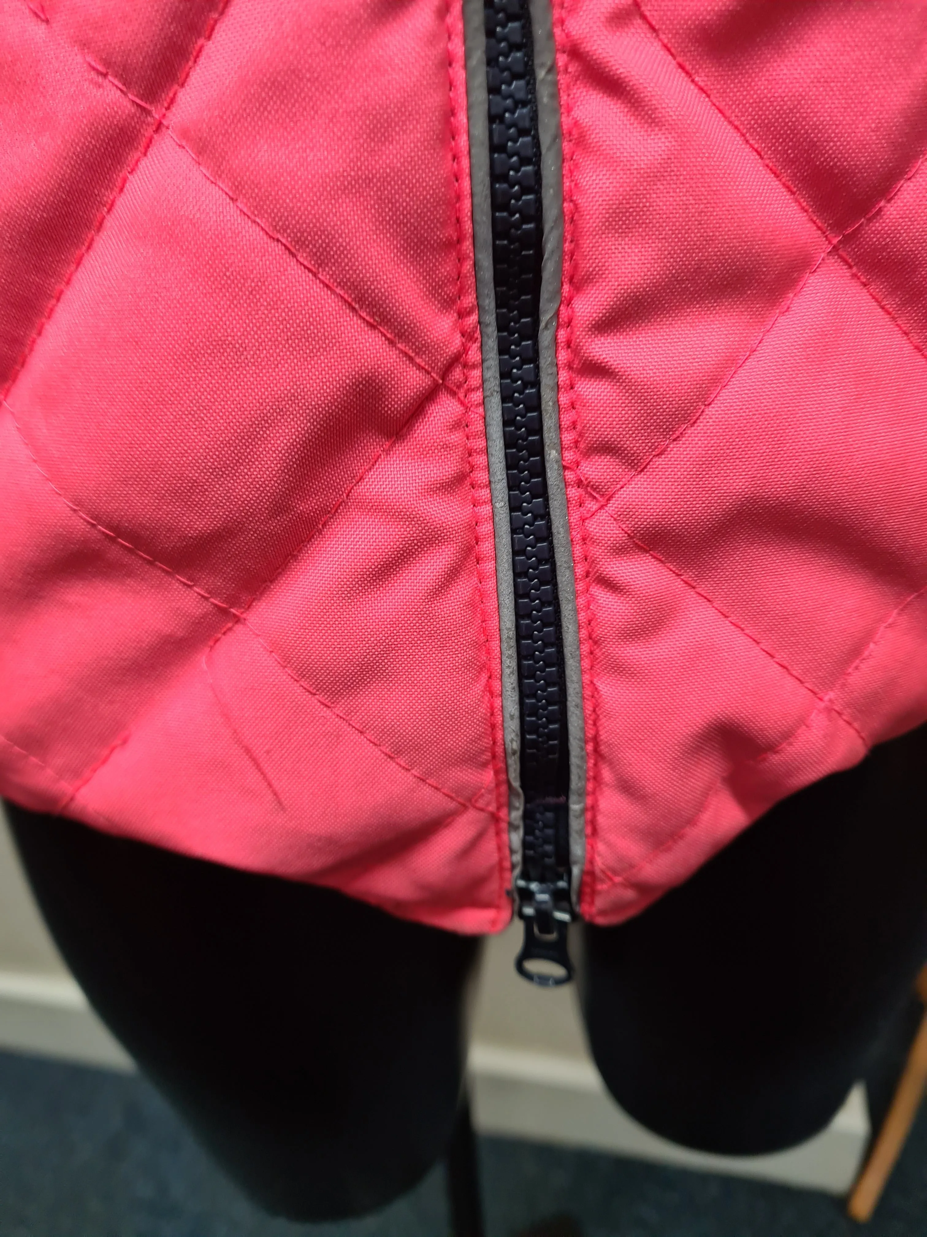 Size 8 hi vis reversible gilet  FREE POSTAGE  🟢