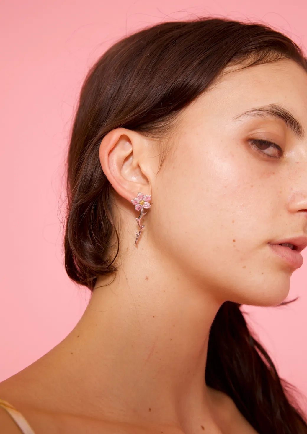 SOFT PINK VINE EARRING
