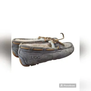 Ugg Dakota slippers size 13/1 in excellent condition